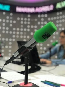 Le emittenti televisive e radiofoniche locali possono richiedere un contributo economico sulla base del tasso di occupazione, l’innovazione tecnologica, la qualità dei programmi e degli indici di ascolto. I dettagli sul fondo perduto per radio e tv.